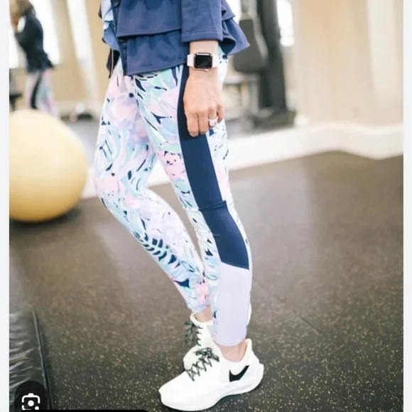 Lilly Pulitzer Luxletic blue & purple floral leggings Size XS - Picture 1 of 12